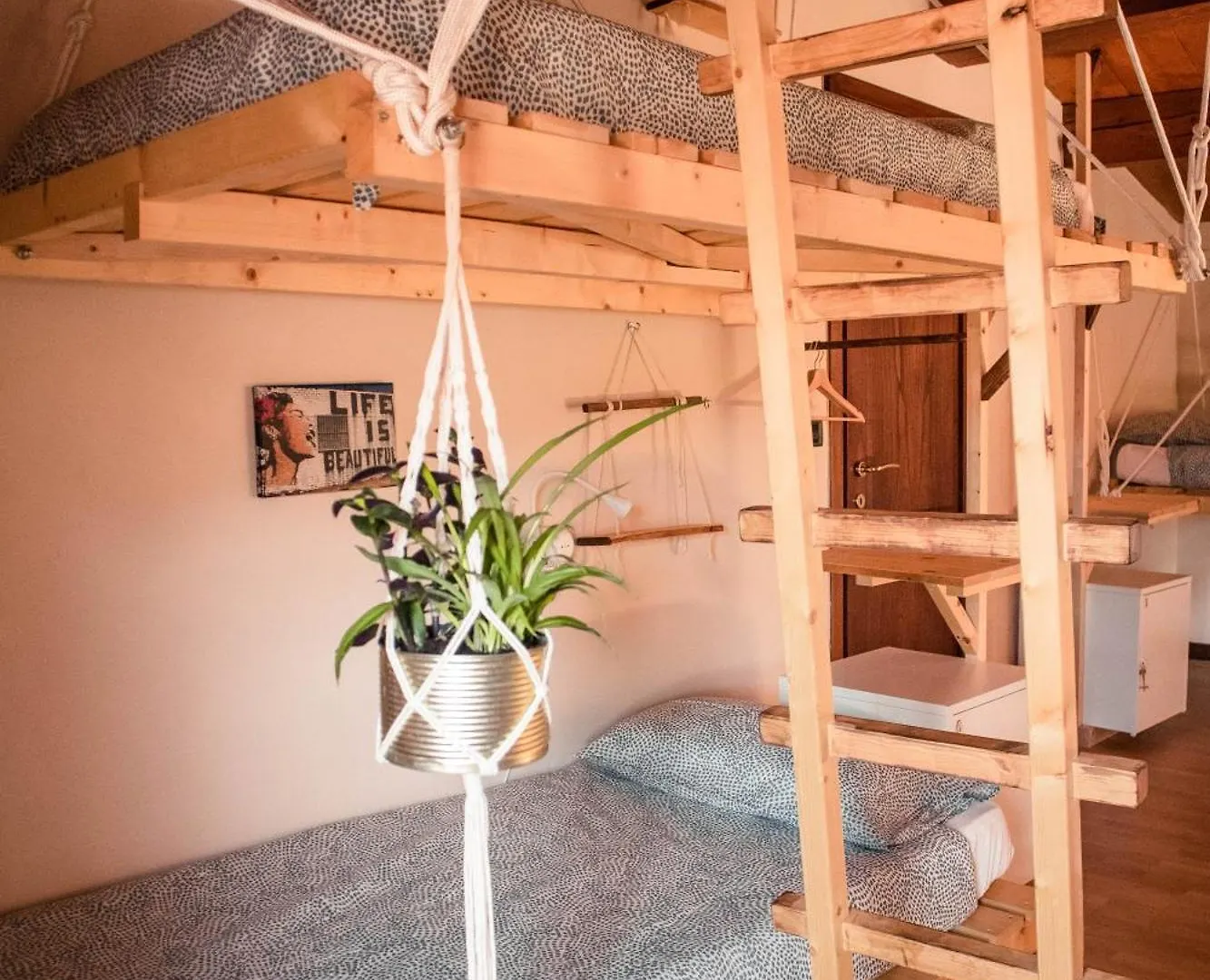 Social Garden - Sharing Room Calci Hostel