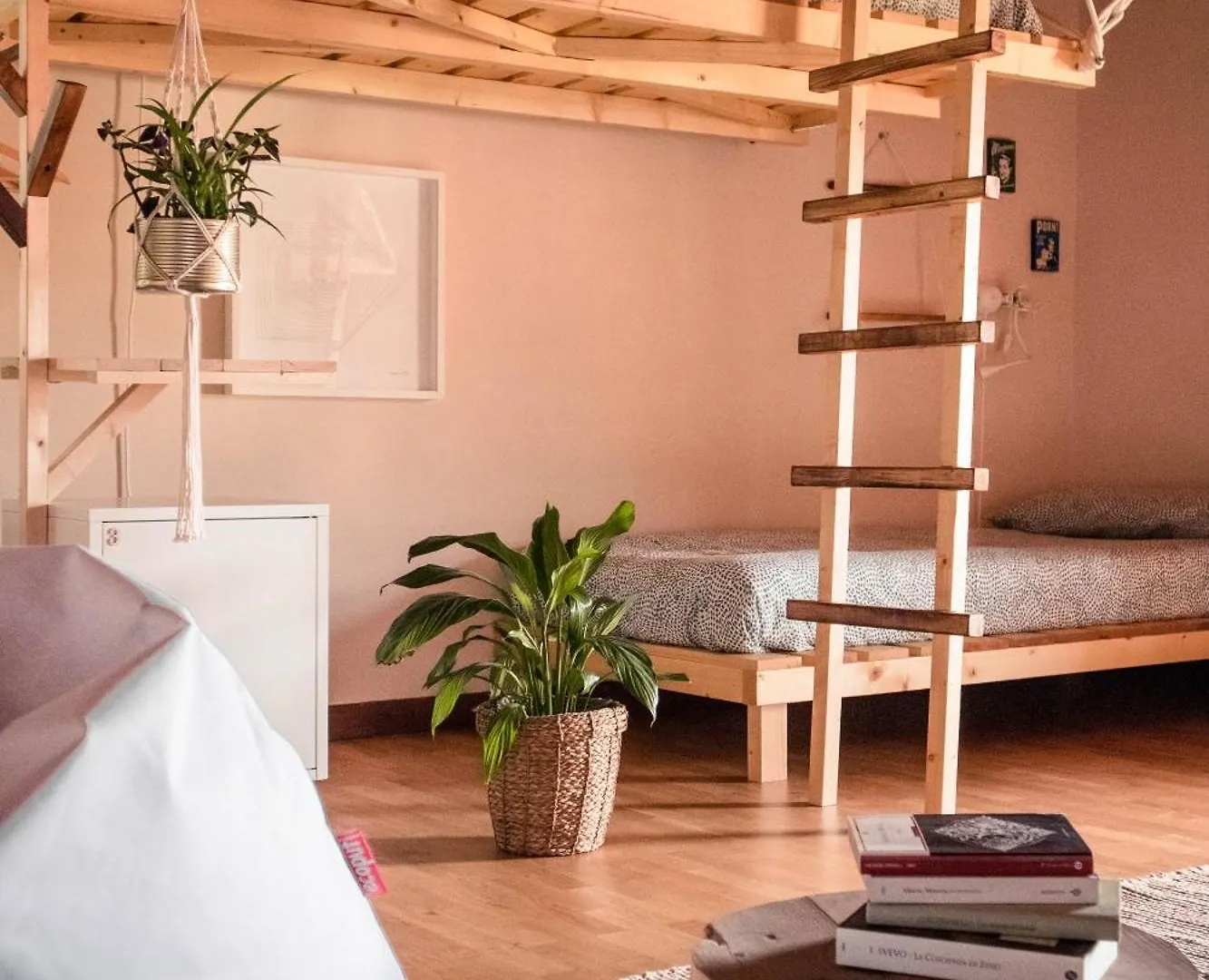 Social Garden - Sharing Room Calci Hostel